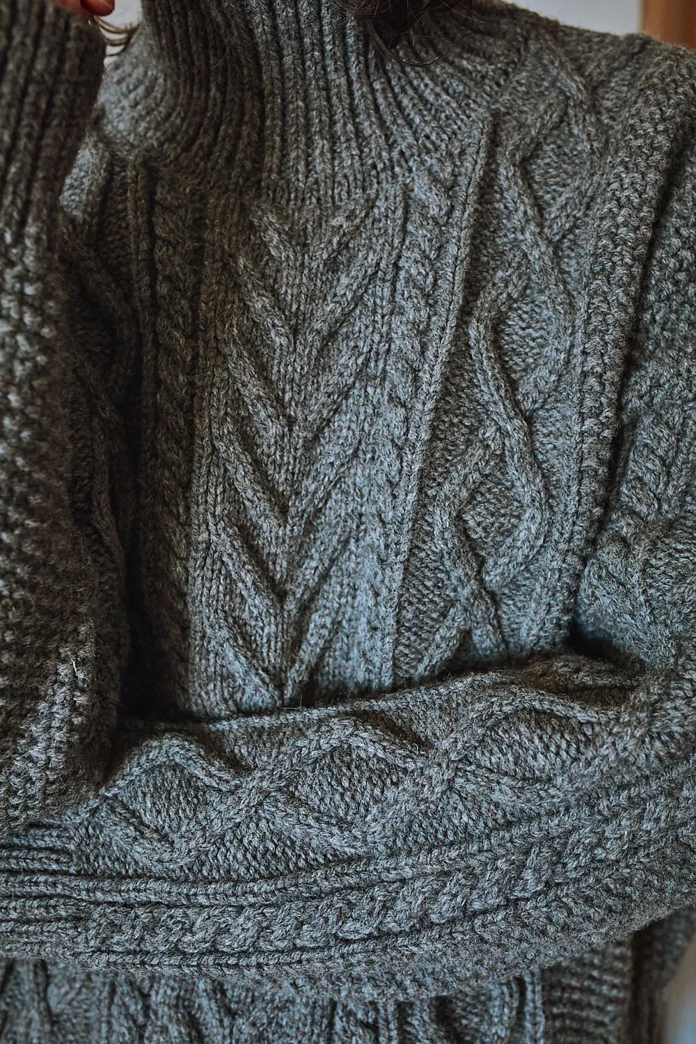 GWENAELLE Irish Cable Sweater in Merino Wool - Ash Grey